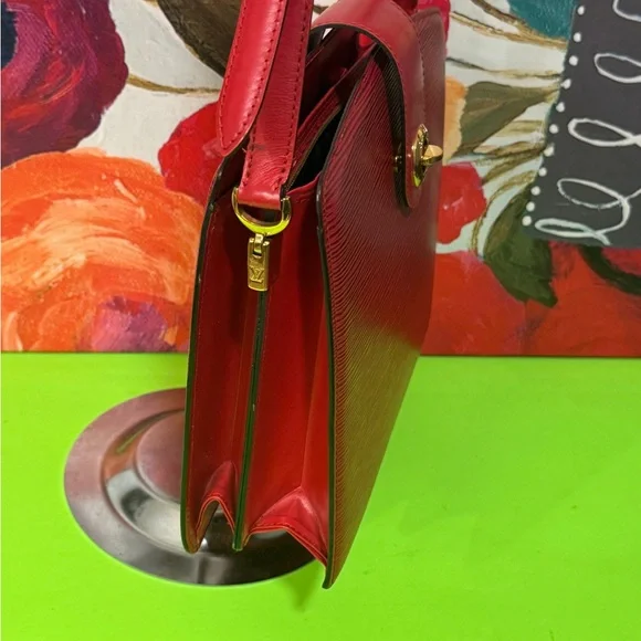 Louis Vuitton Epi Shoulder bag Elegant Red Designer Women's Bag. - Picture 11 of 14